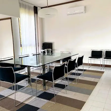 Settanta Garda Heated Pool Вілла Бардоліно