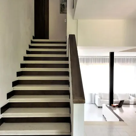 Settanta Garda Heated Pool Вілла