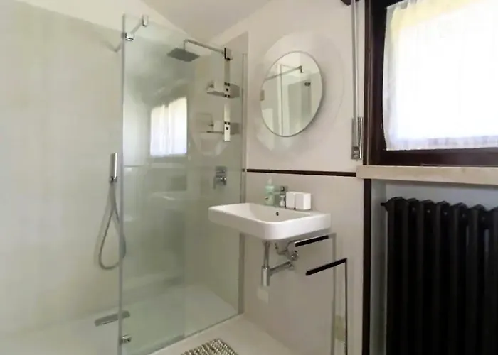 Settanta Garda Heated Pool Вилла Бардолино